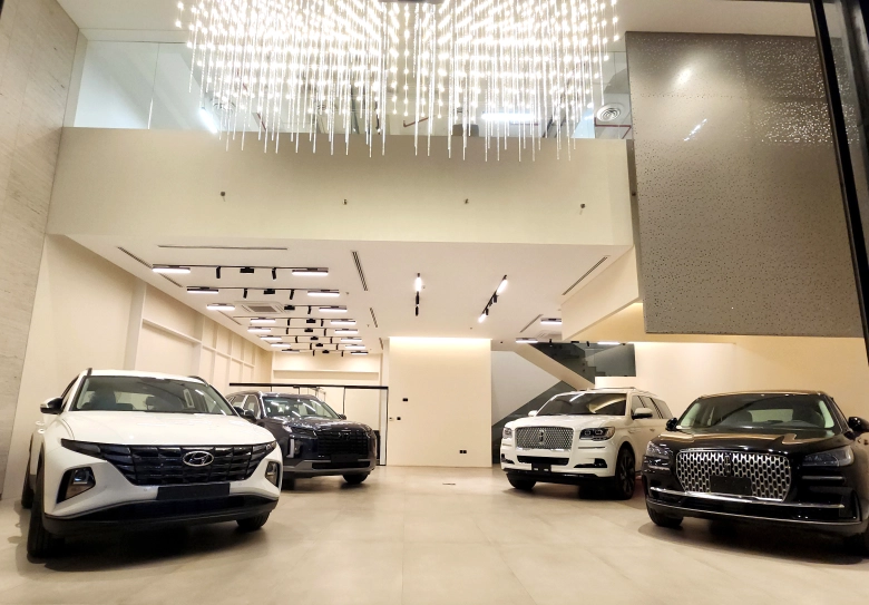 showroom spark 1